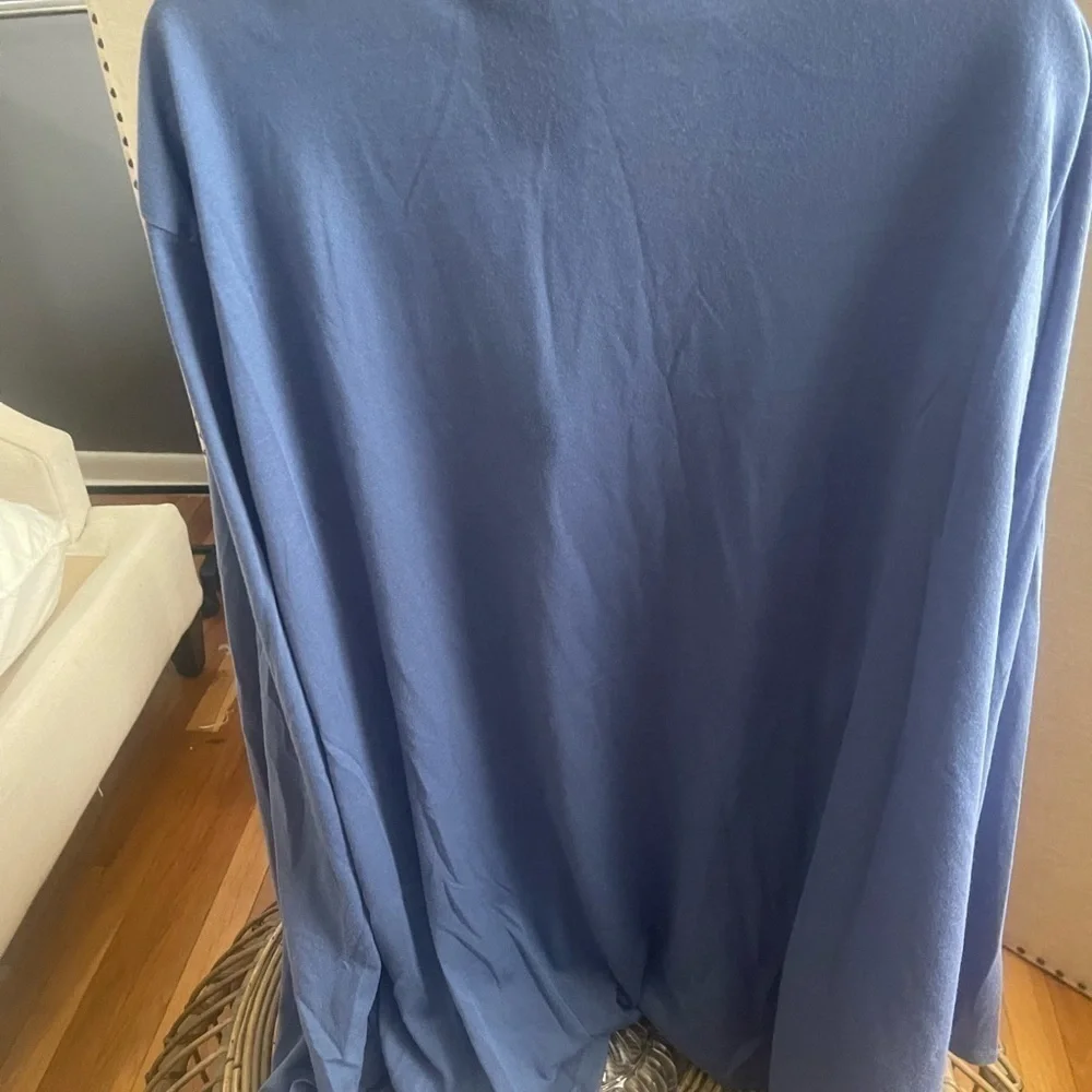 Blue with print look like a two piece has metal pieces  size 4x - Picture 3 of 5